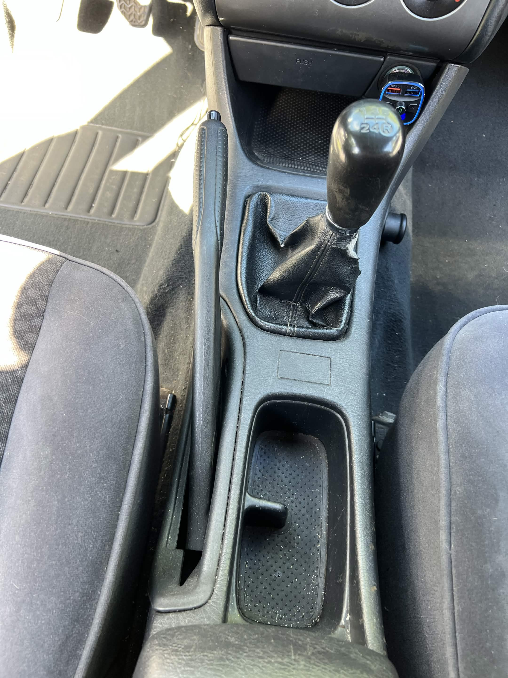 Toyota Avensis T22 - Photo 11